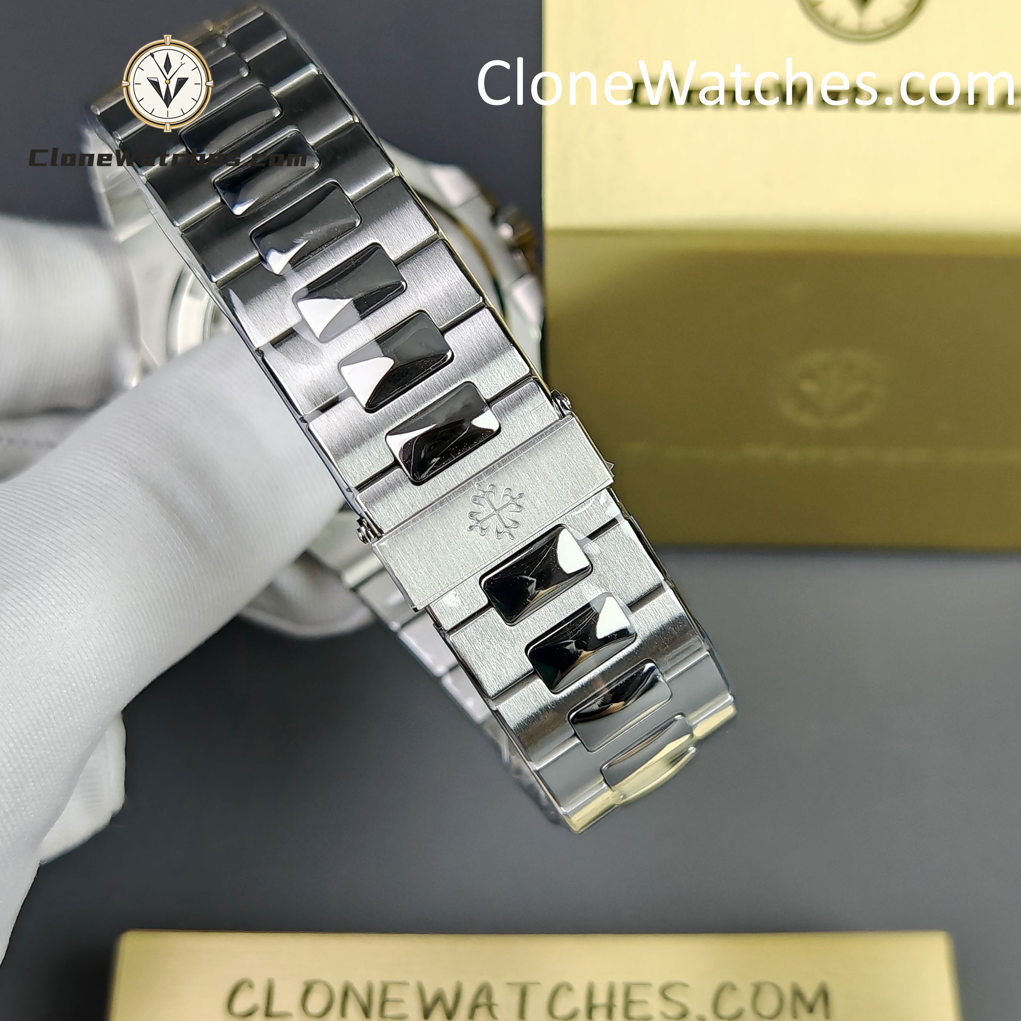 Patek Philippe Super Clone Watches 1:1 40th Anniversary Nautilus 5711 - Image 3